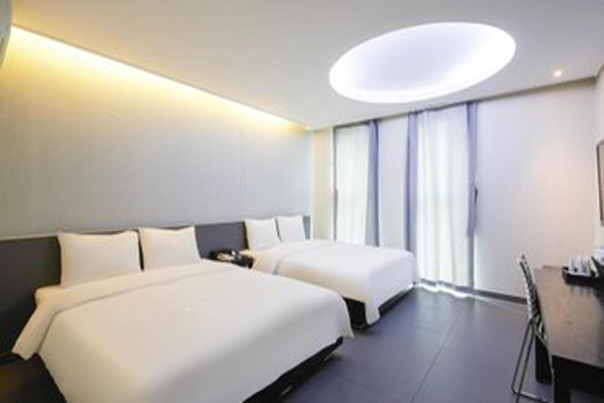 G Tourist Hotel Wolmido Incheon Esterno foto