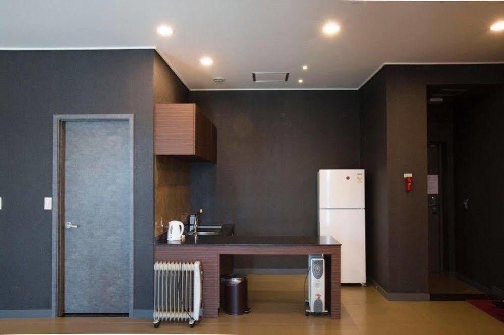 G Tourist Hotel Wolmido Incheon Esterno foto