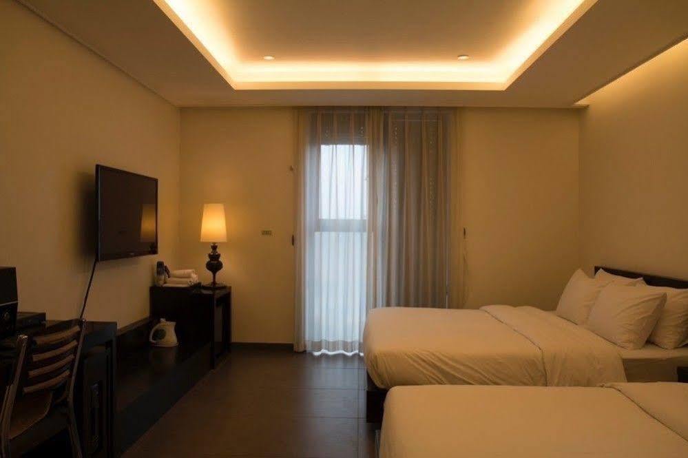 G Tourist Hotel Wolmido Incheon Esterno foto