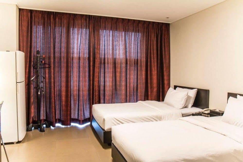 G Tourist Hotel Wolmido Incheon Esterno foto