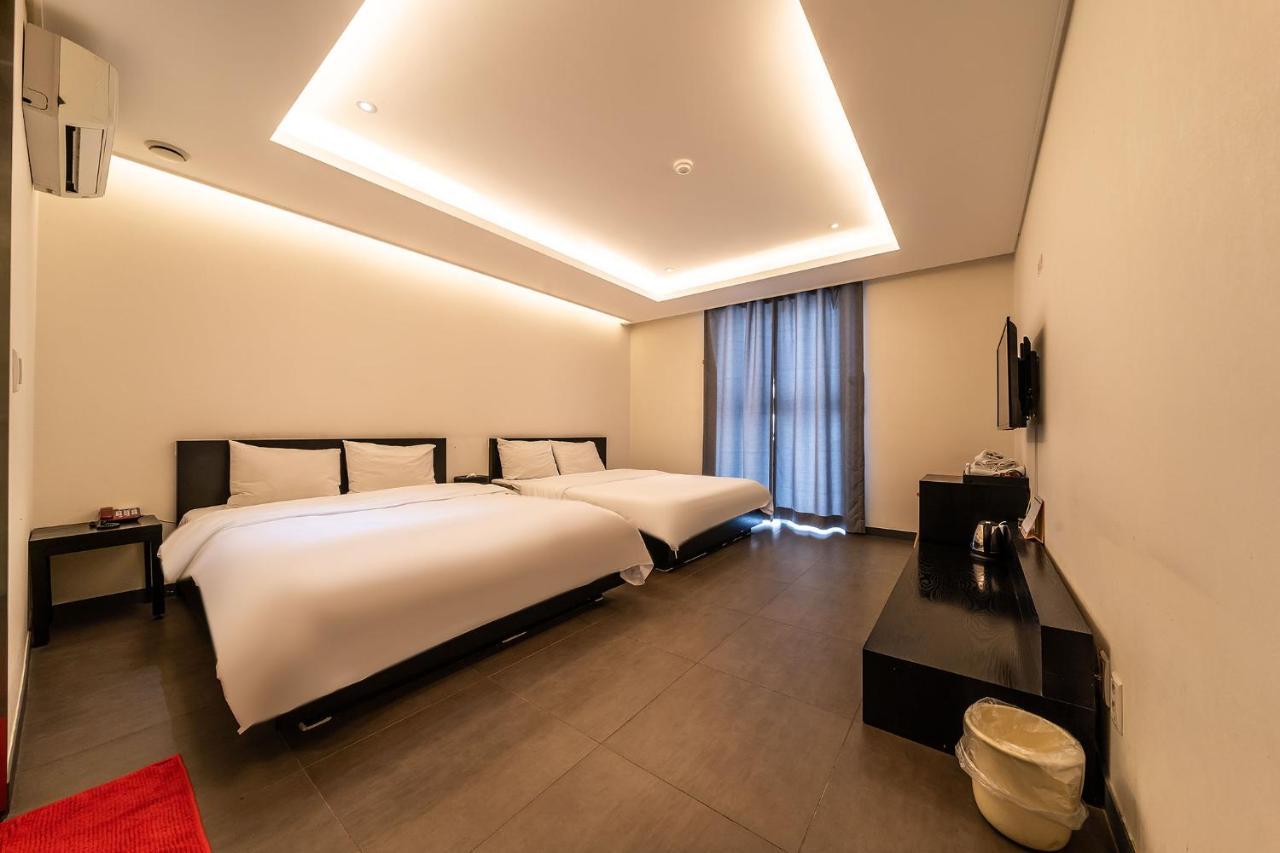 G Tourist Hotel Wolmido Incheon Esterno foto